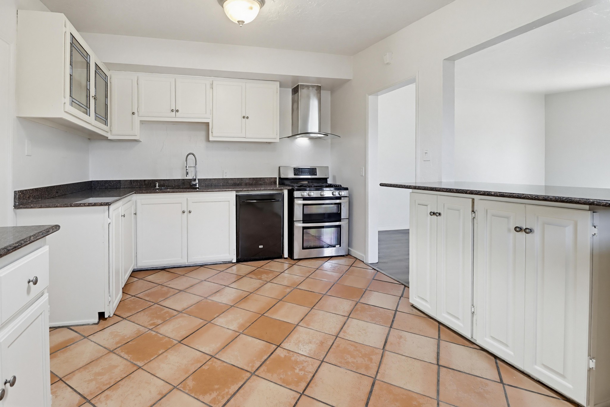 Virtual tour photo 19 of 47 for 4253 View Pl