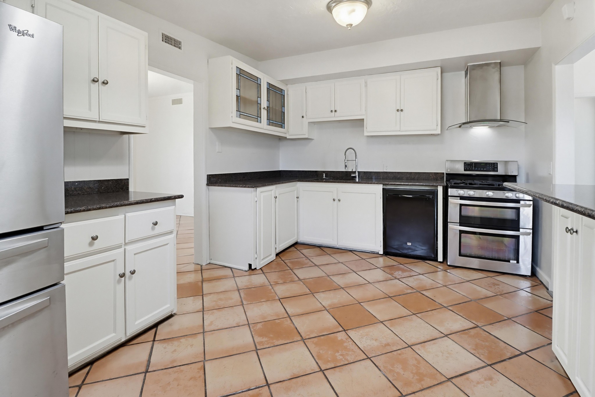 Virtual tour photo 20 of 47 for 4253 View Pl