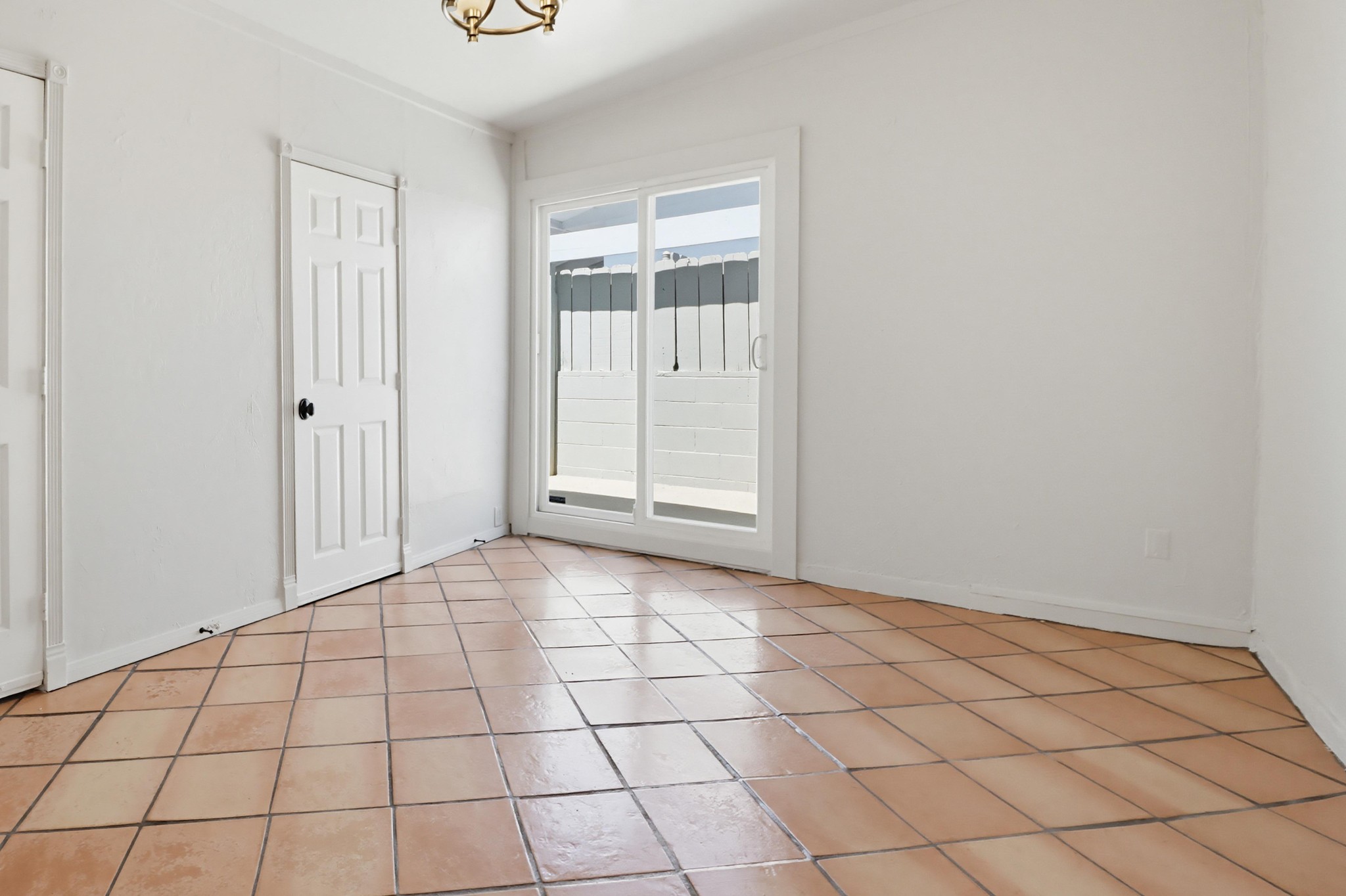 Virtual tour photo 21 of 47 for 4253 View Pl