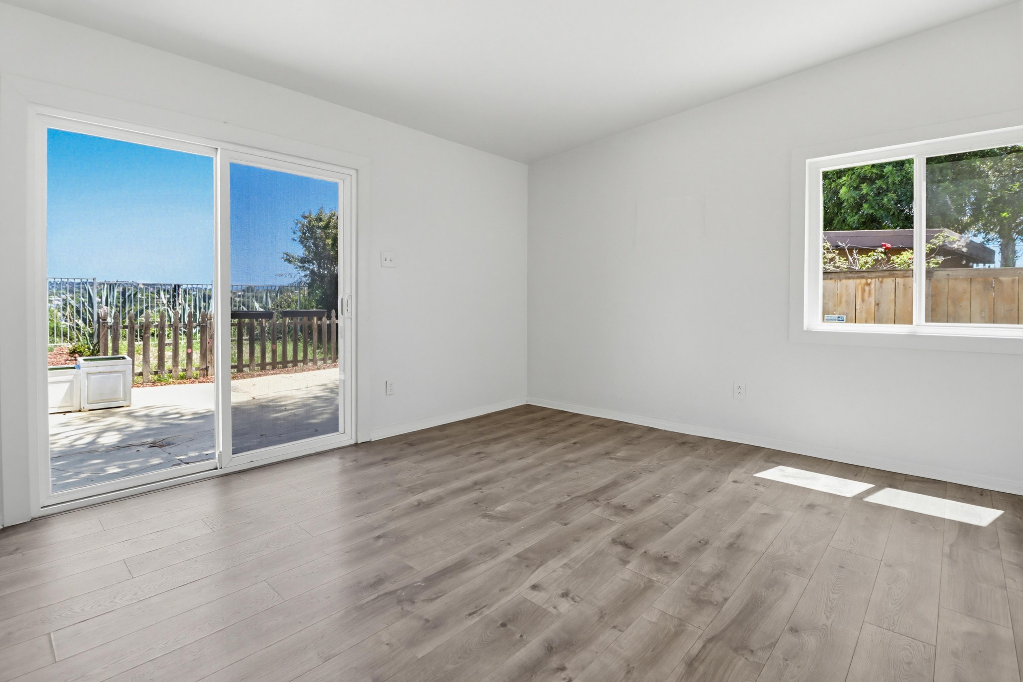 Virtual tour photo 32 of 47 for 4253 View Pl