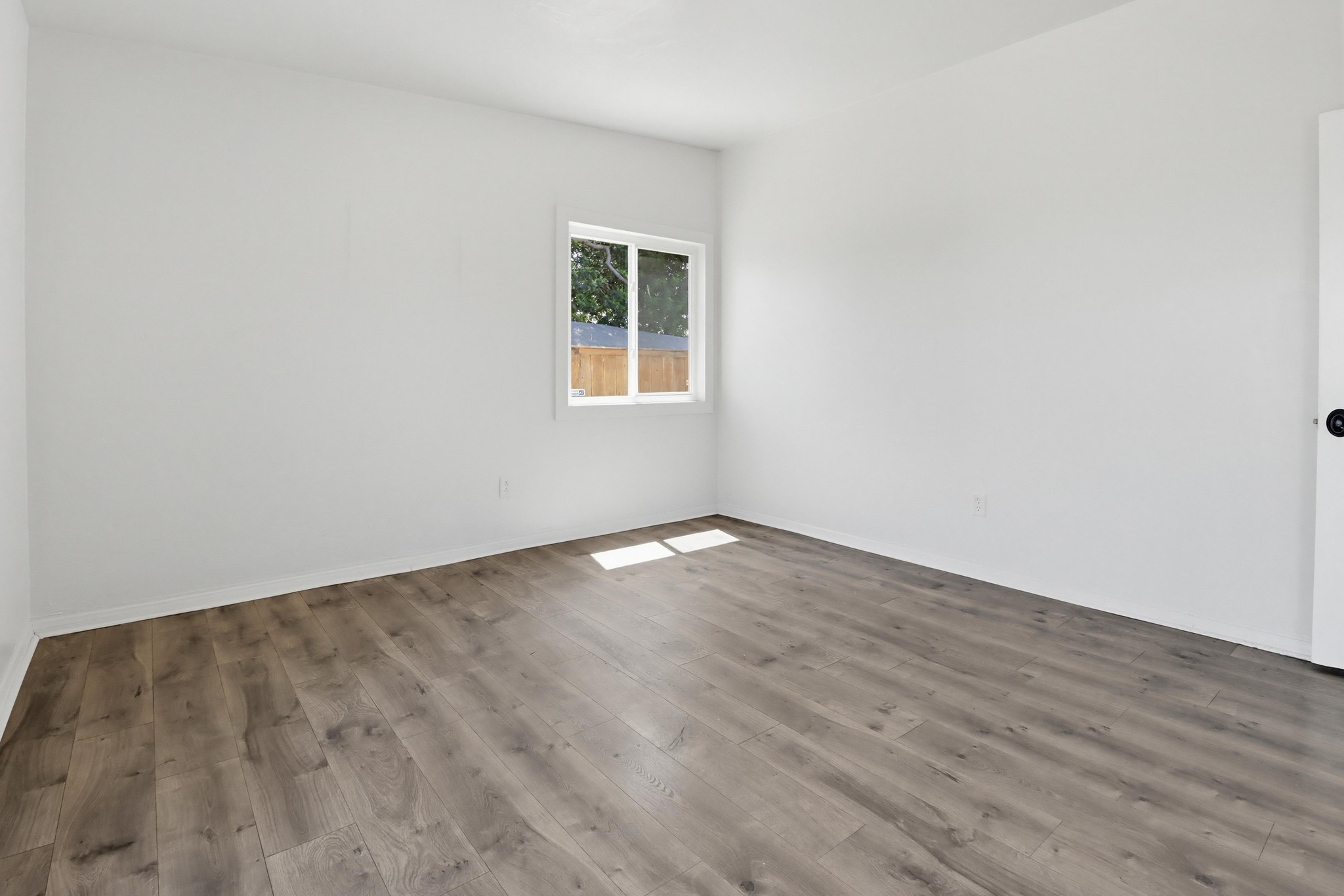 Virtual tour photo 34 of 47 for 4253 View Pl