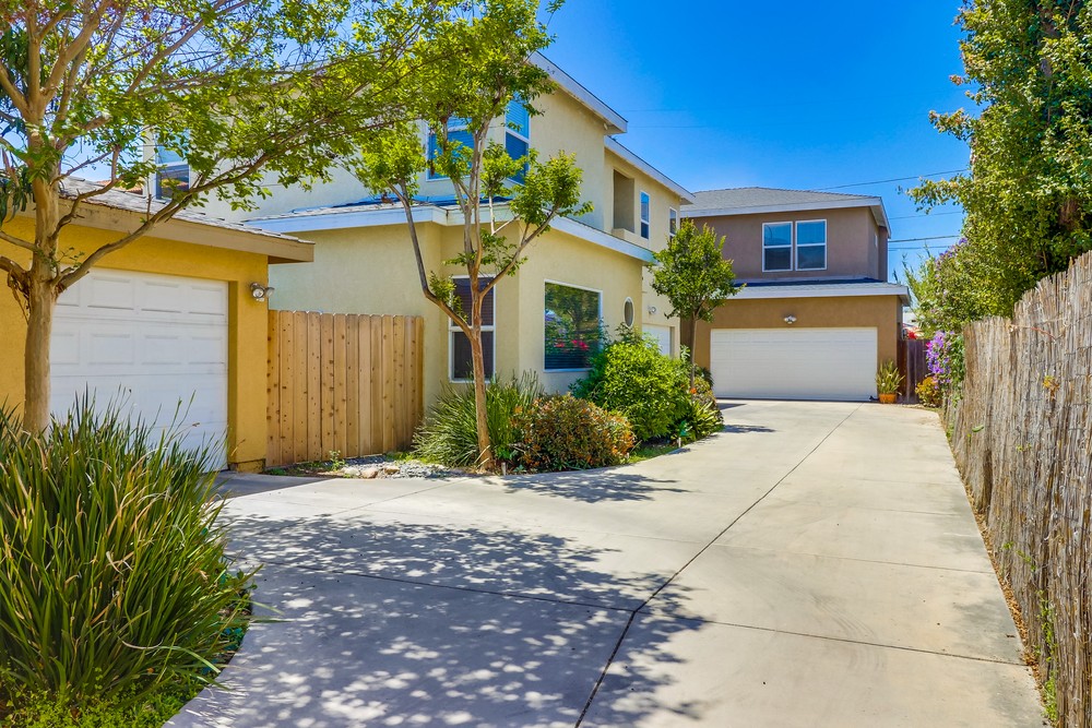 Virtual tour photo 1 of 42 for 4254 Menlo Ave