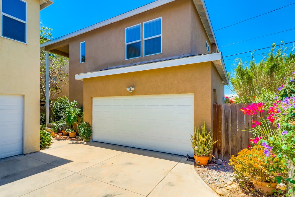 Virtual tour photo 3 of 42 for 4254 Menlo Ave