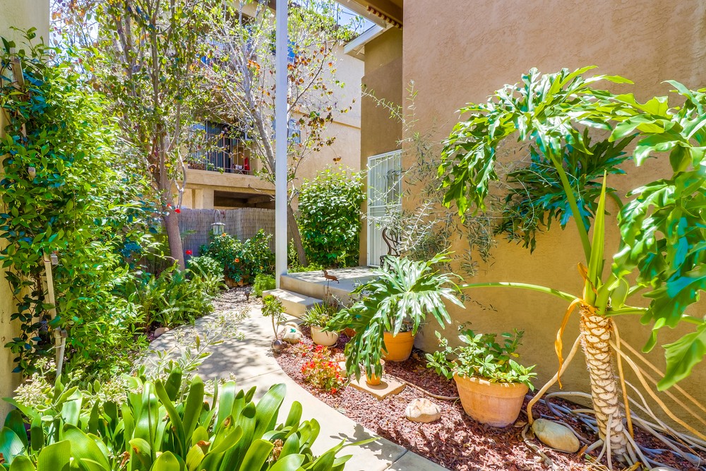 Virtual tour photo 5 of 42 for 4254 Menlo Ave