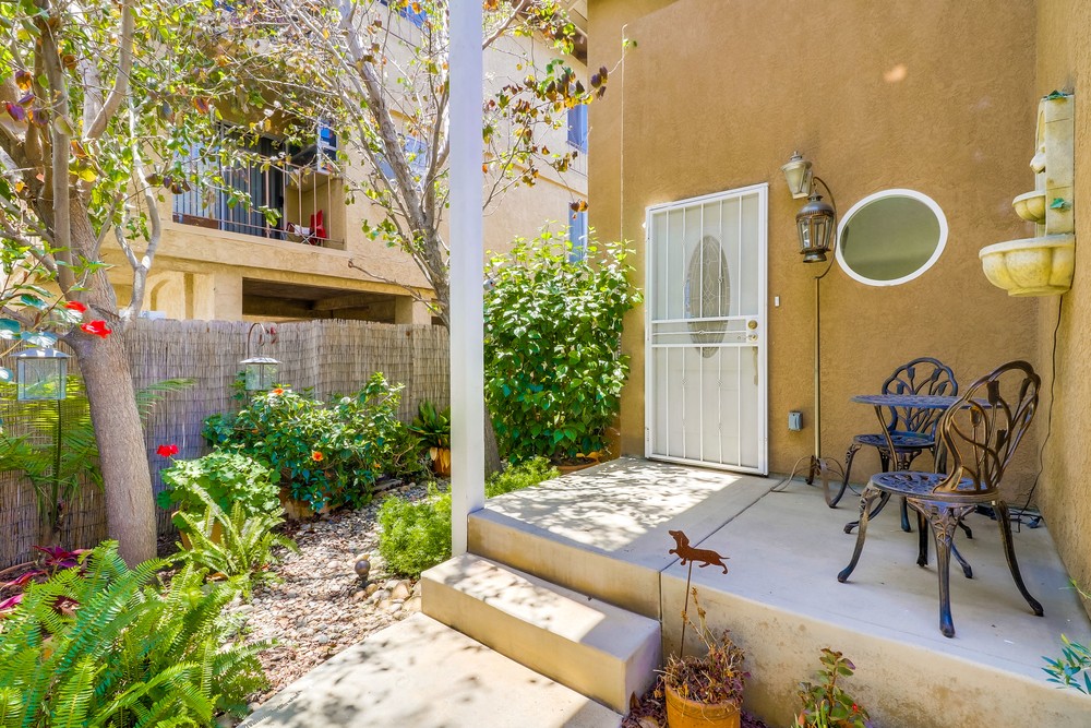 Virtual tour photo 6 of 42 for 4254 Menlo Ave
