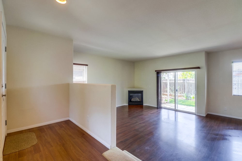Virtual tour photo 8 of 42 for 4254 Menlo Ave
