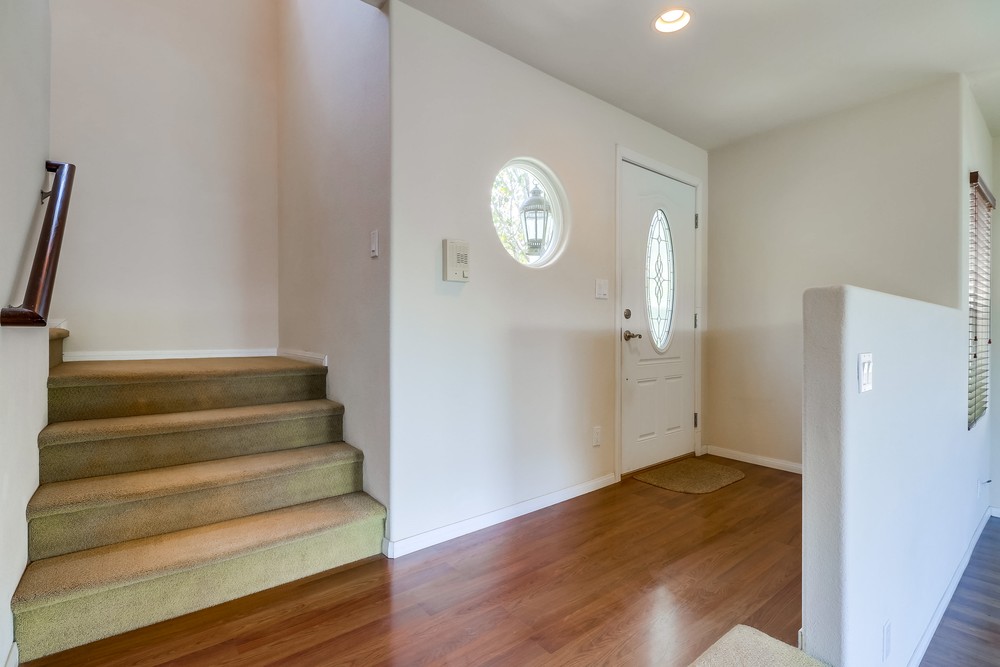 Virtual tour photo 9 of 42 for 4254 Menlo Ave