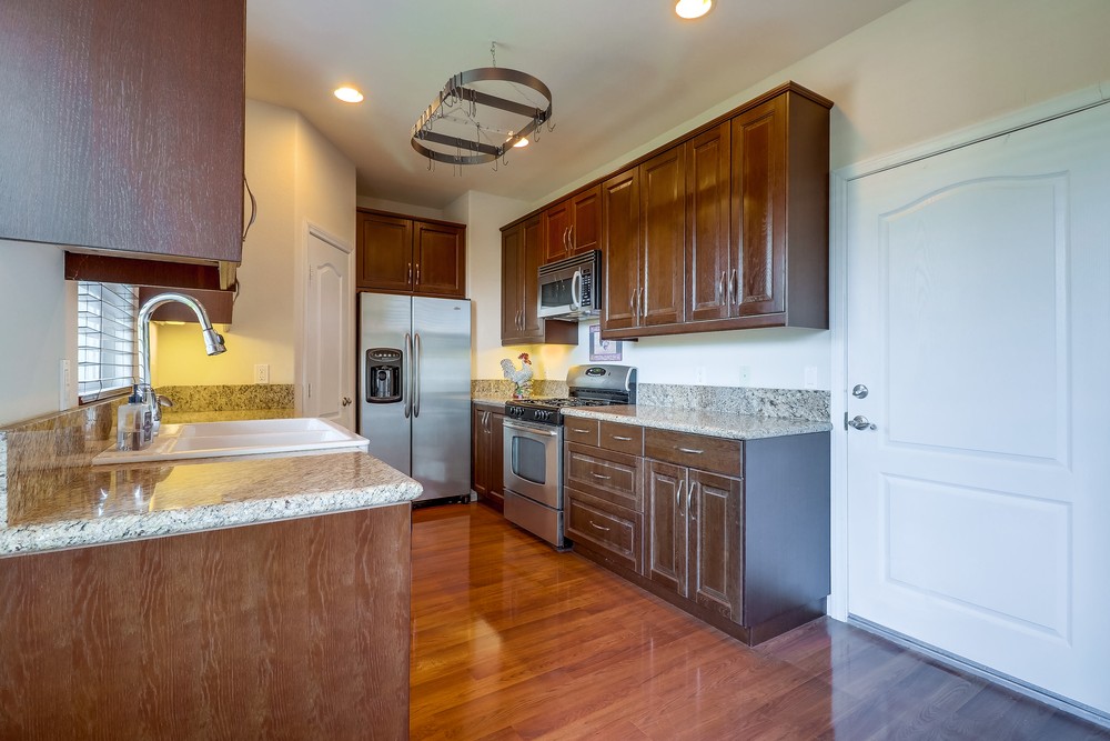 Virtual tour photo 17 of 42 for 4254 Menlo Ave