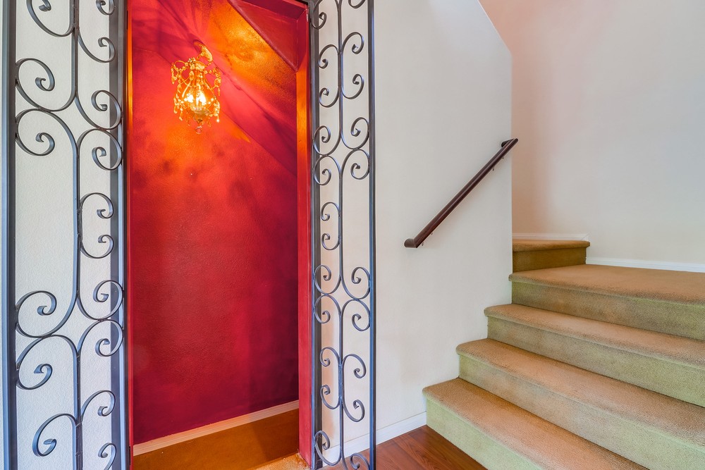Virtual tour photo 23 of 42 for 4254 Menlo Ave