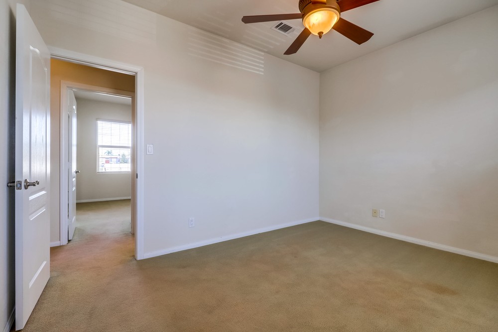 Virtual tour photo 35 of 42 for 4254 Menlo Ave