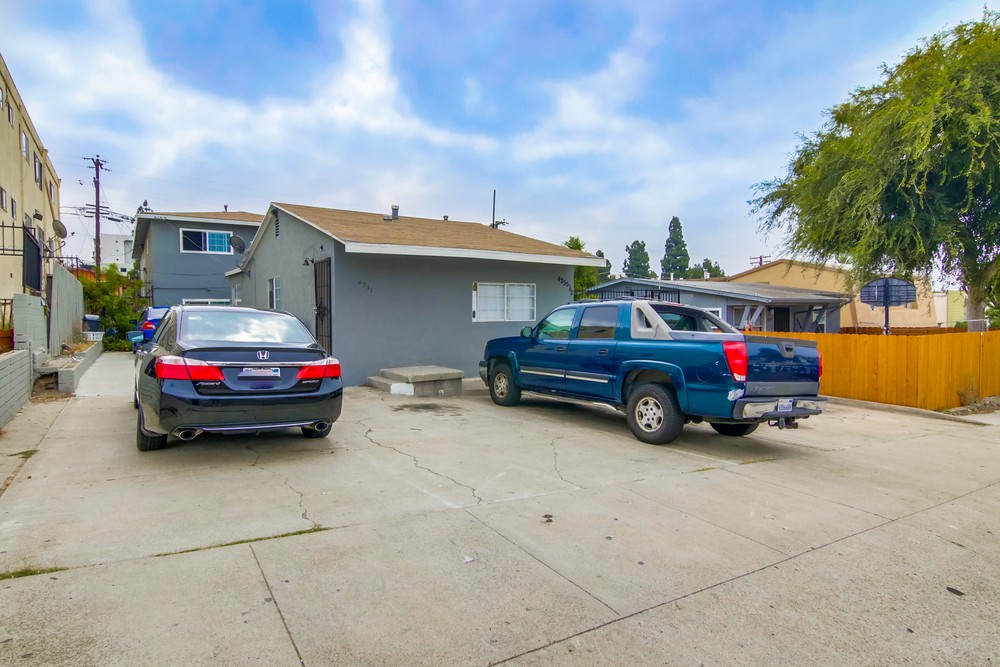 Virtual tour photo 3 of 41 for 4255 Altadena Ave