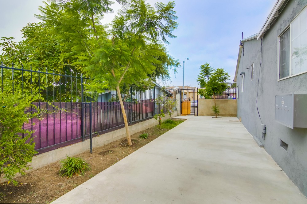 Virtual tour photo 9 of 41 for 4255 Altadena Ave