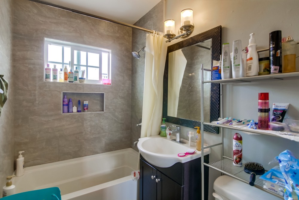 Virtual tour photo 25 of 41 for 4255 Altadena Ave