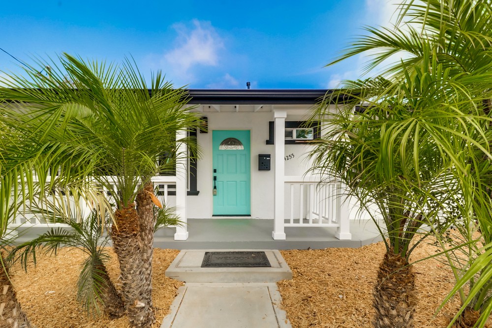 Virtual tour photo 7 of 44 for 4255 Feather Ave