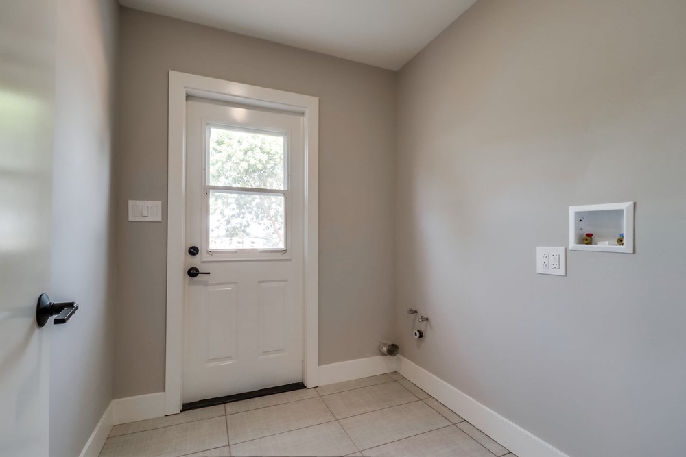 Virtual tour photo 33 of 44 for 4255 Feather Ave