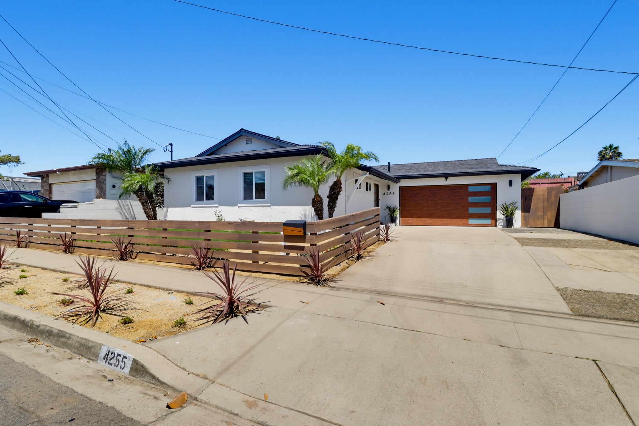 Virtual tour photo 3 of 62 for 4255 Lochlomond St