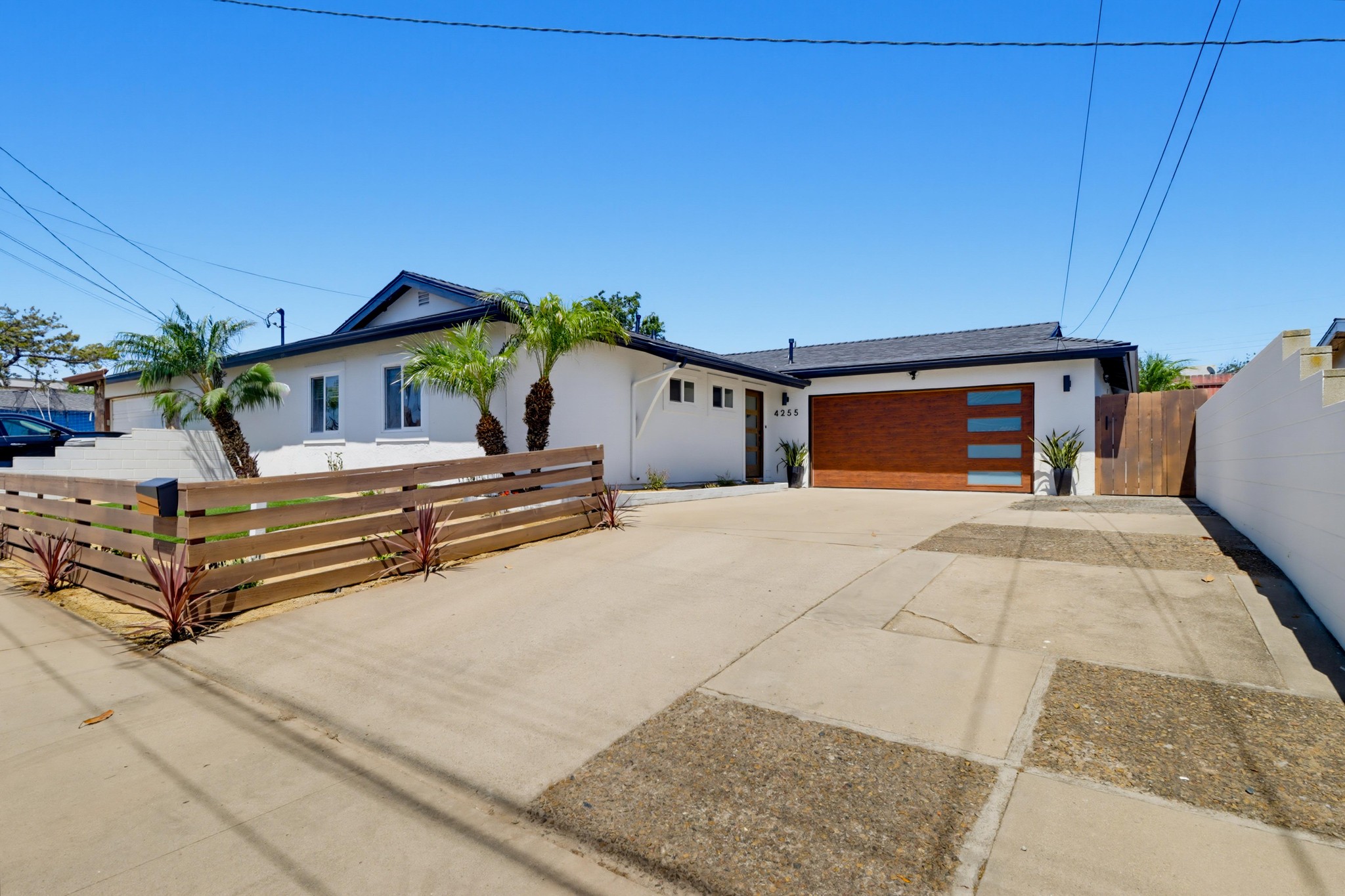 Virtual tour photo 4 of 62 for 4255 Lochlomond St