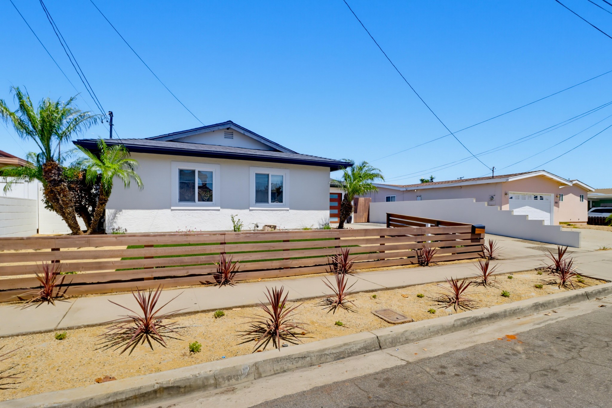 Virtual tour photo 5 of 62 for 4255 Lochlomond St