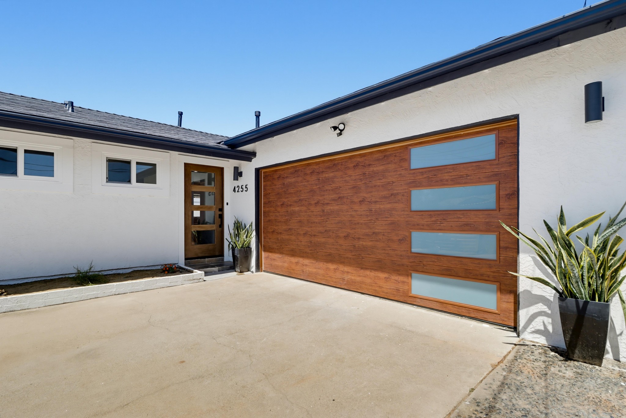 Virtual tour photo 7 of 62 for 4255 Lochlomond St