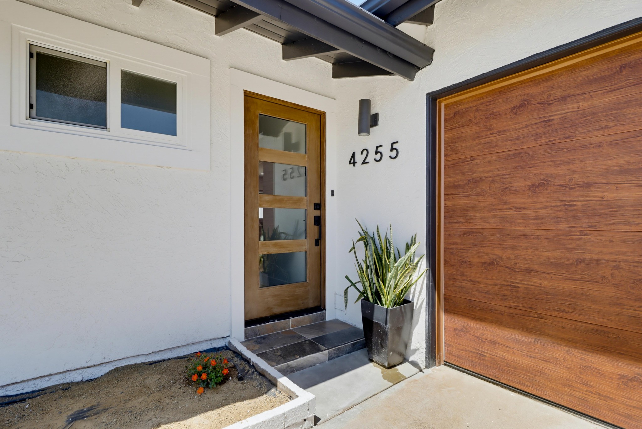 Virtual tour photo 8 of 62 for 4255 Lochlomond St