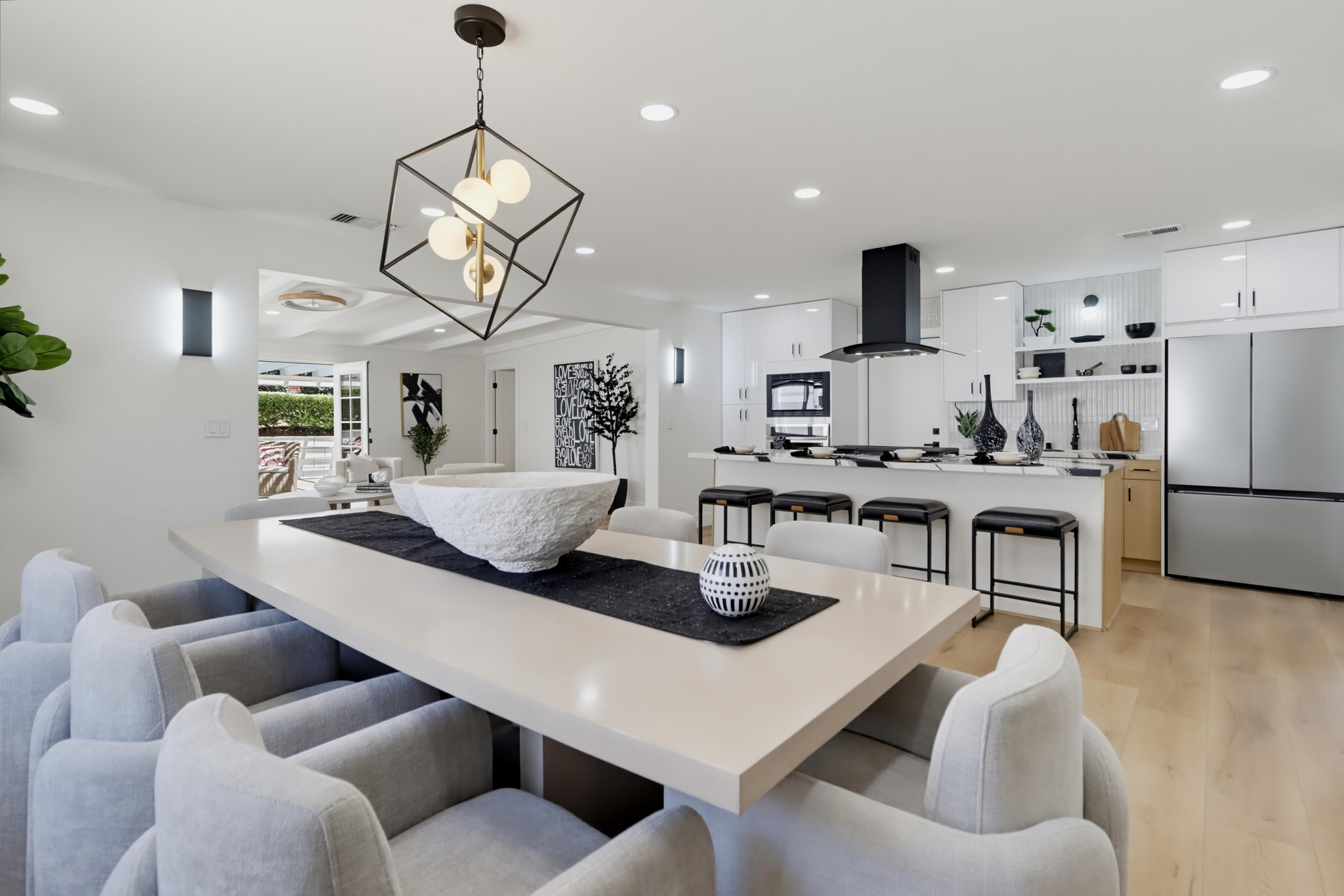 Virtual tour photo 11 of 62 for 4255 Lochlomond St