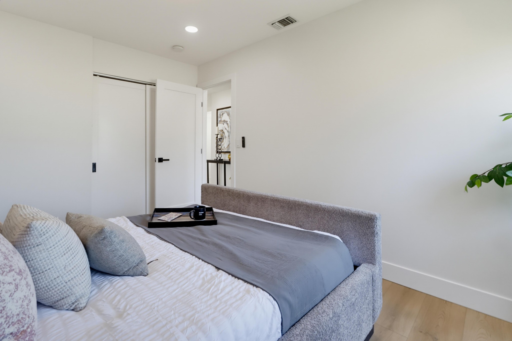 Virtual tour photo 44 of 62 for 4255 Lochlomond St