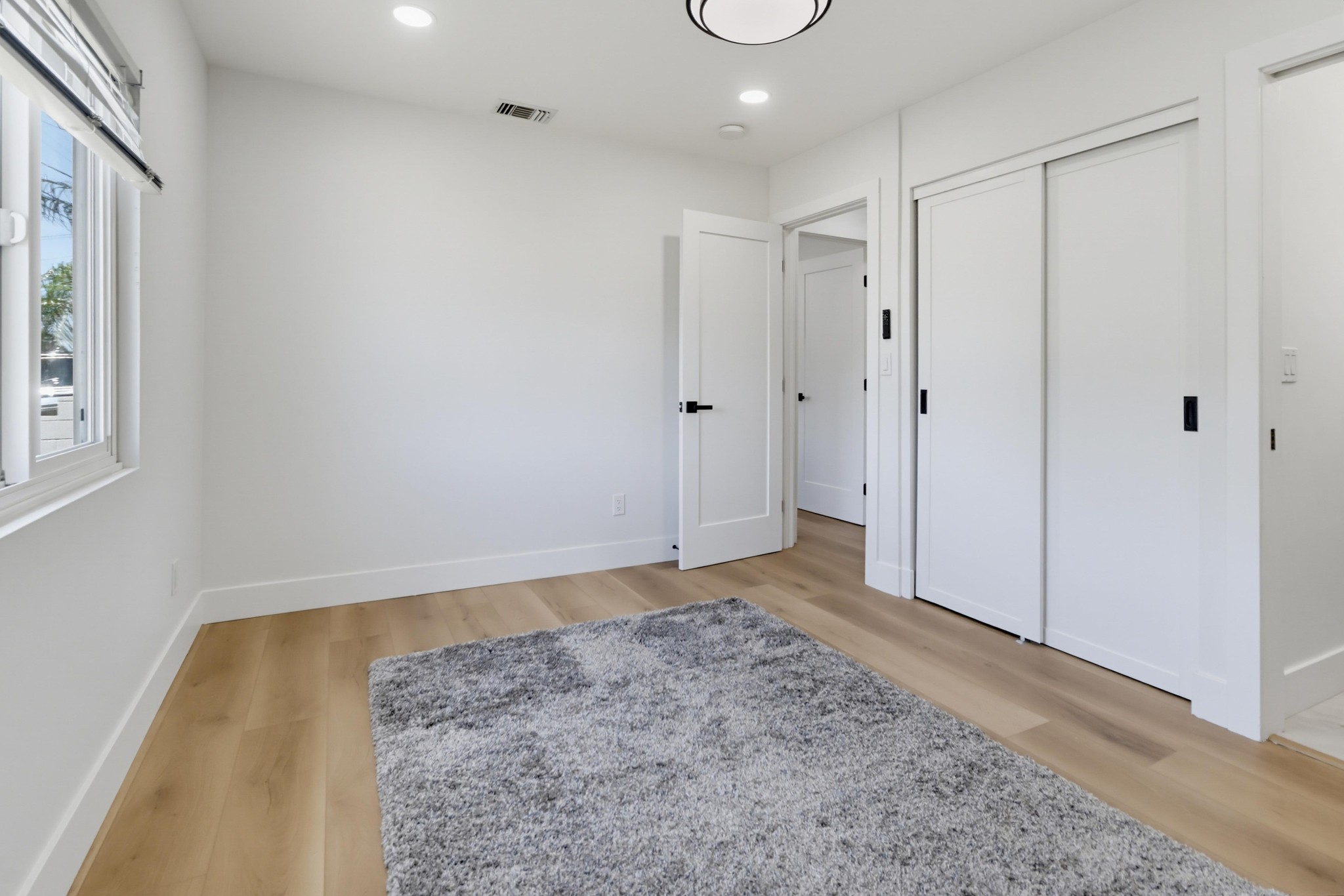 Virtual tour photo 46 of 62 for 4255 Lochlomond St