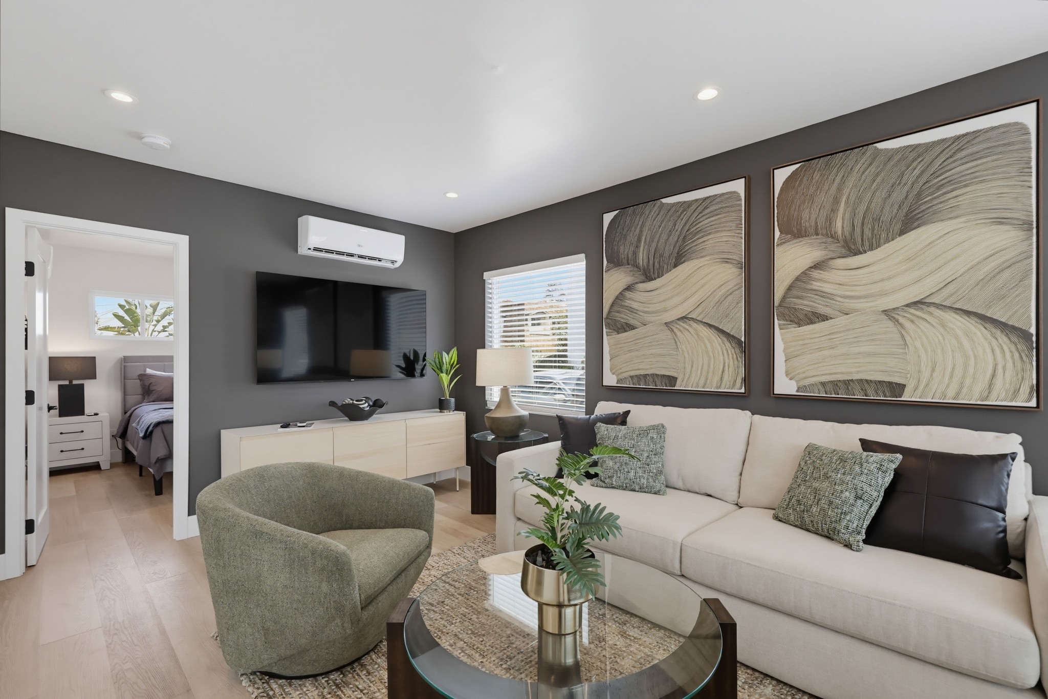 Virtual tour photo 14 of 40 for 426 Arbor Dr
