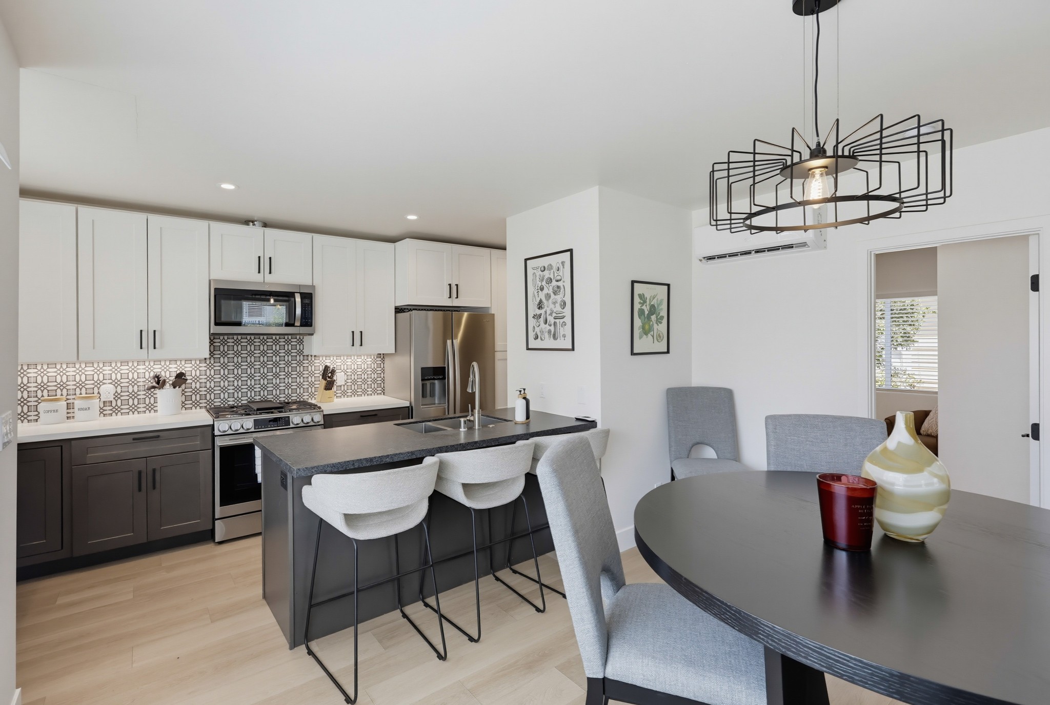 Virtual tour photo 20 of 40 for 426 Arbor Dr