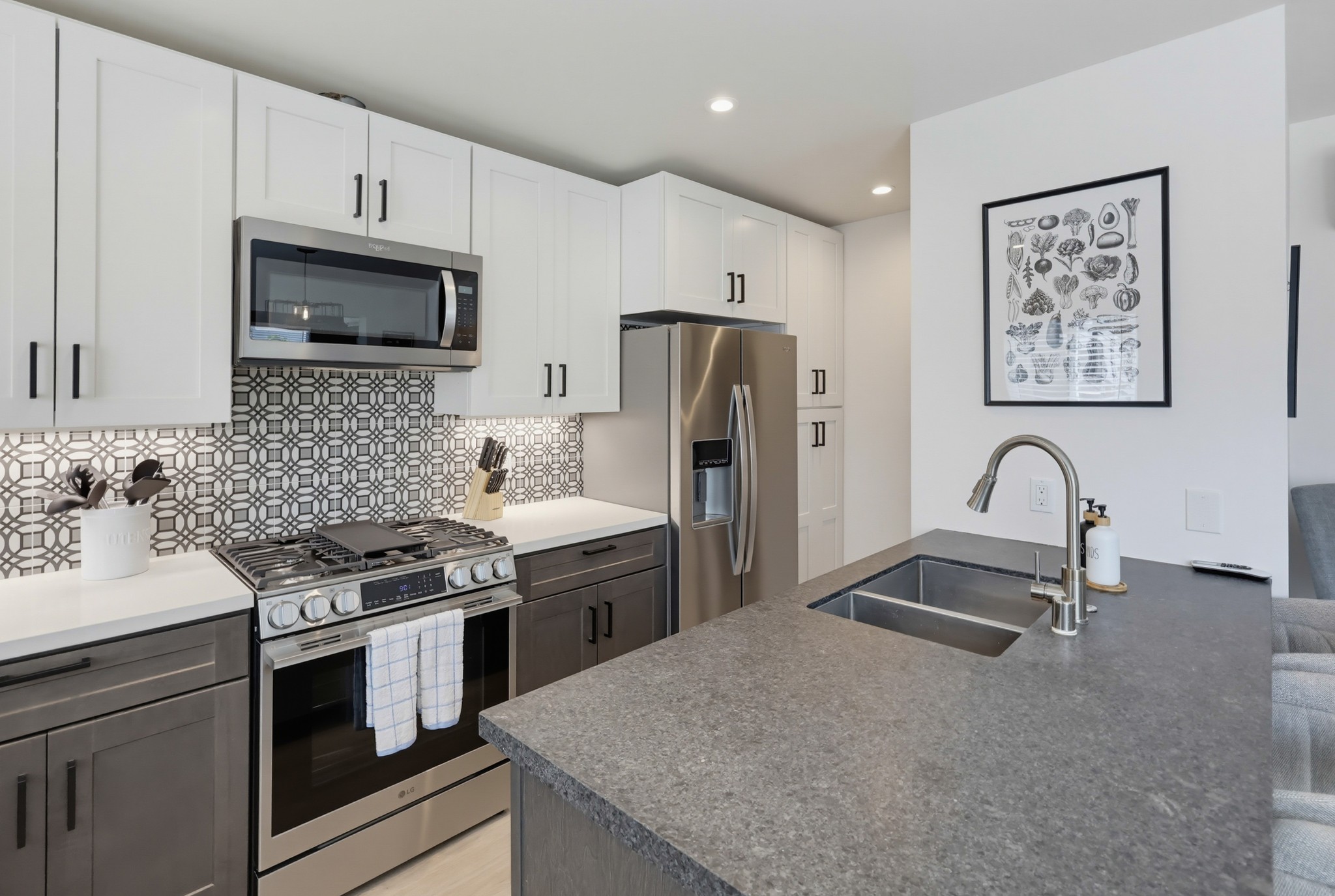 Virtual tour photo 24 of 40 for 426 Arbor Dr