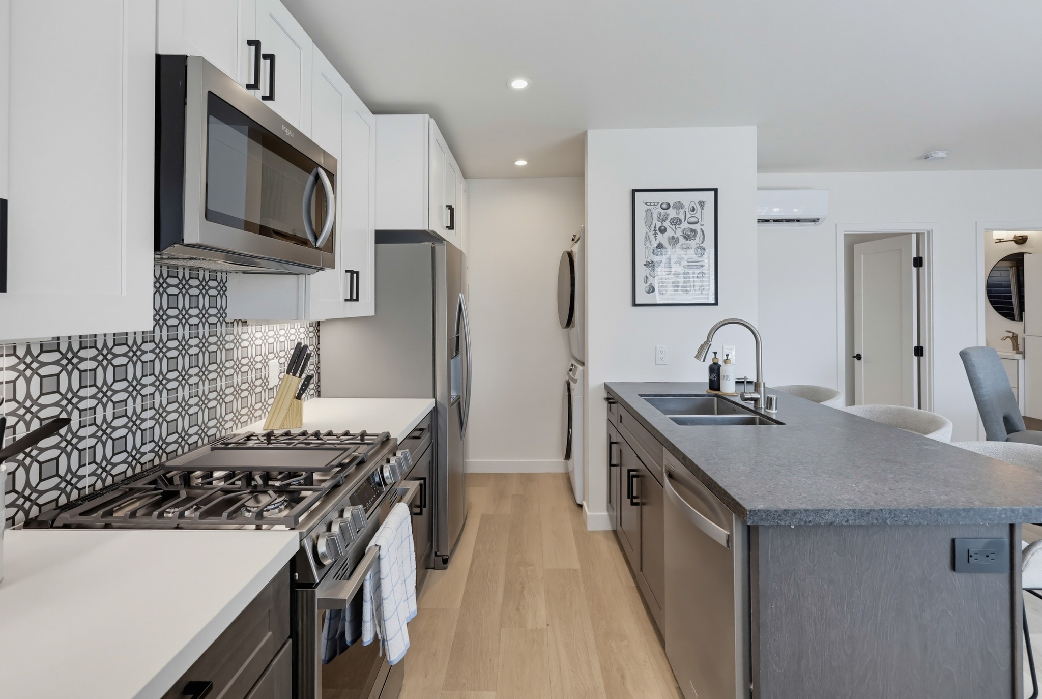 Virtual tour photo 25 of 40 for 426 Arbor Dr