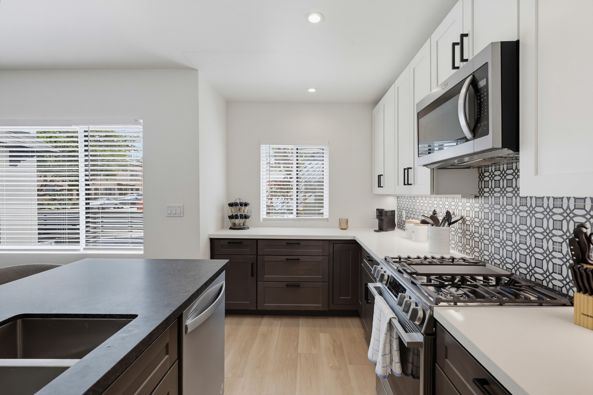 Virtual tour photo 28 of 40 for 426 Arbor Dr