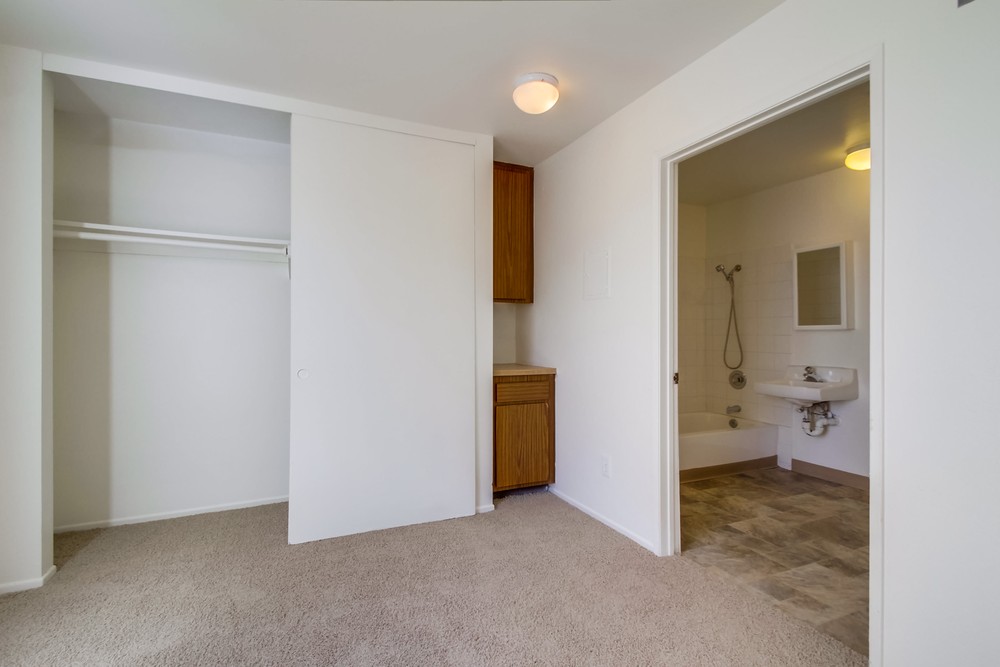 Virtual tour photo 17 of 19 for 4260 44th St #215