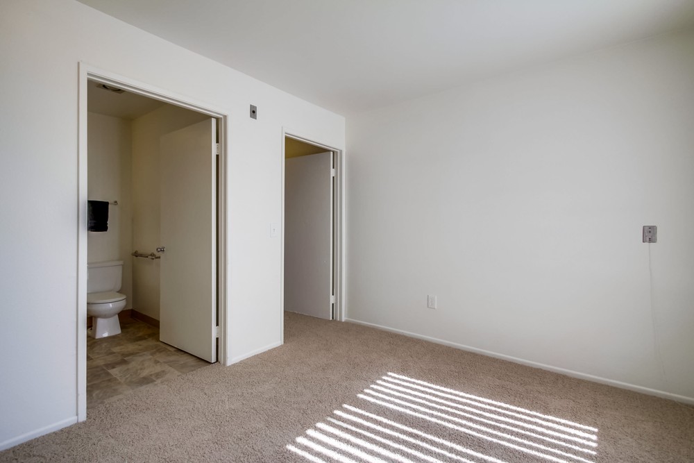 Virtual tour photo 18 of 19 for 4260 44th St #215