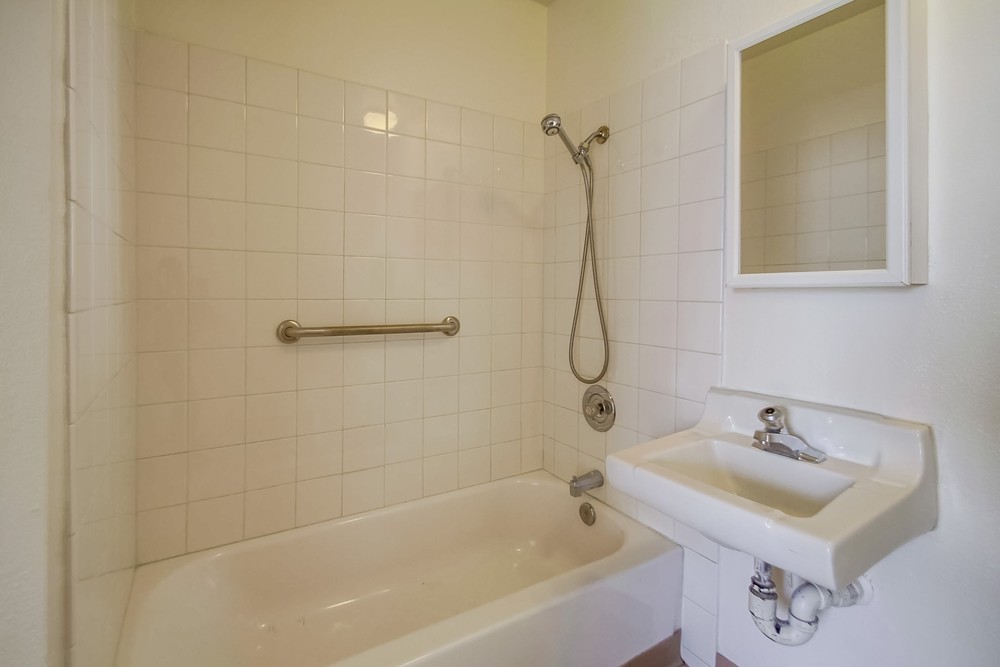 Virtual tour photo 20 of 19 for 4260 44th St #215