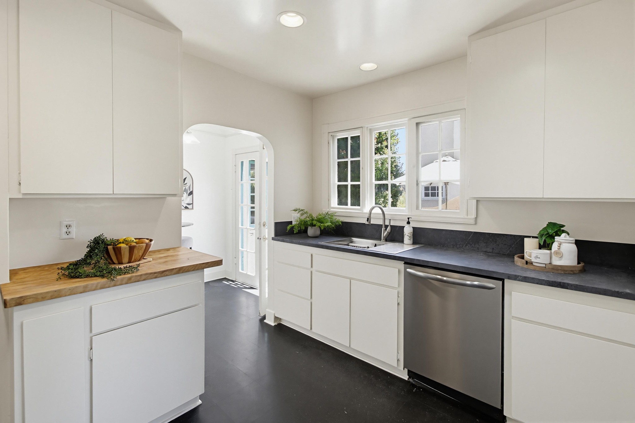 Virtual tour photo 21 of 60 for 4263 Hawk St