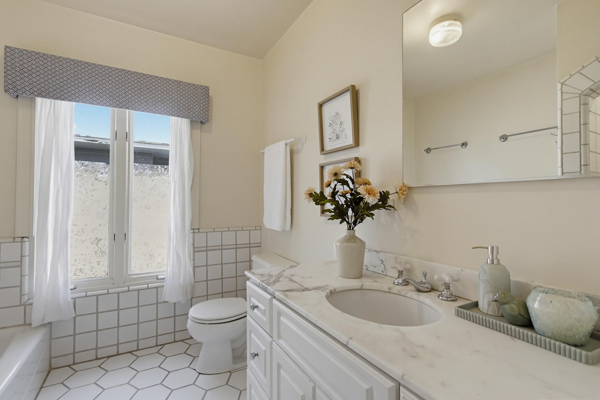 Virtual tour photo 35 of 60 for 4263 Hawk St