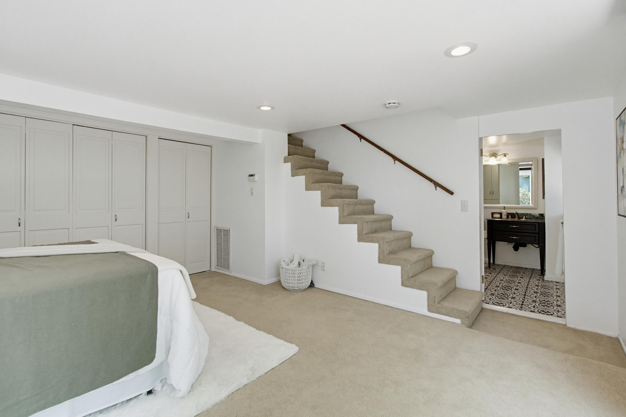 Virtual tour photo 40 of 60 for 4263 Hawk St
