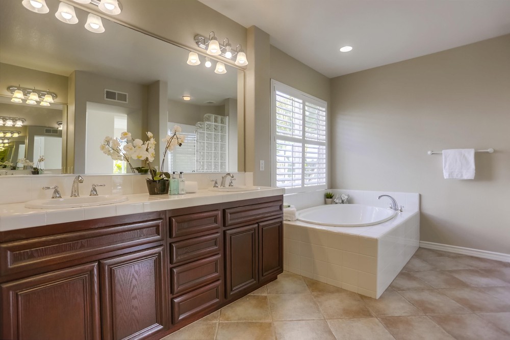 Virtual tour photo 61 of 110 for 4263 Shorepointe Way