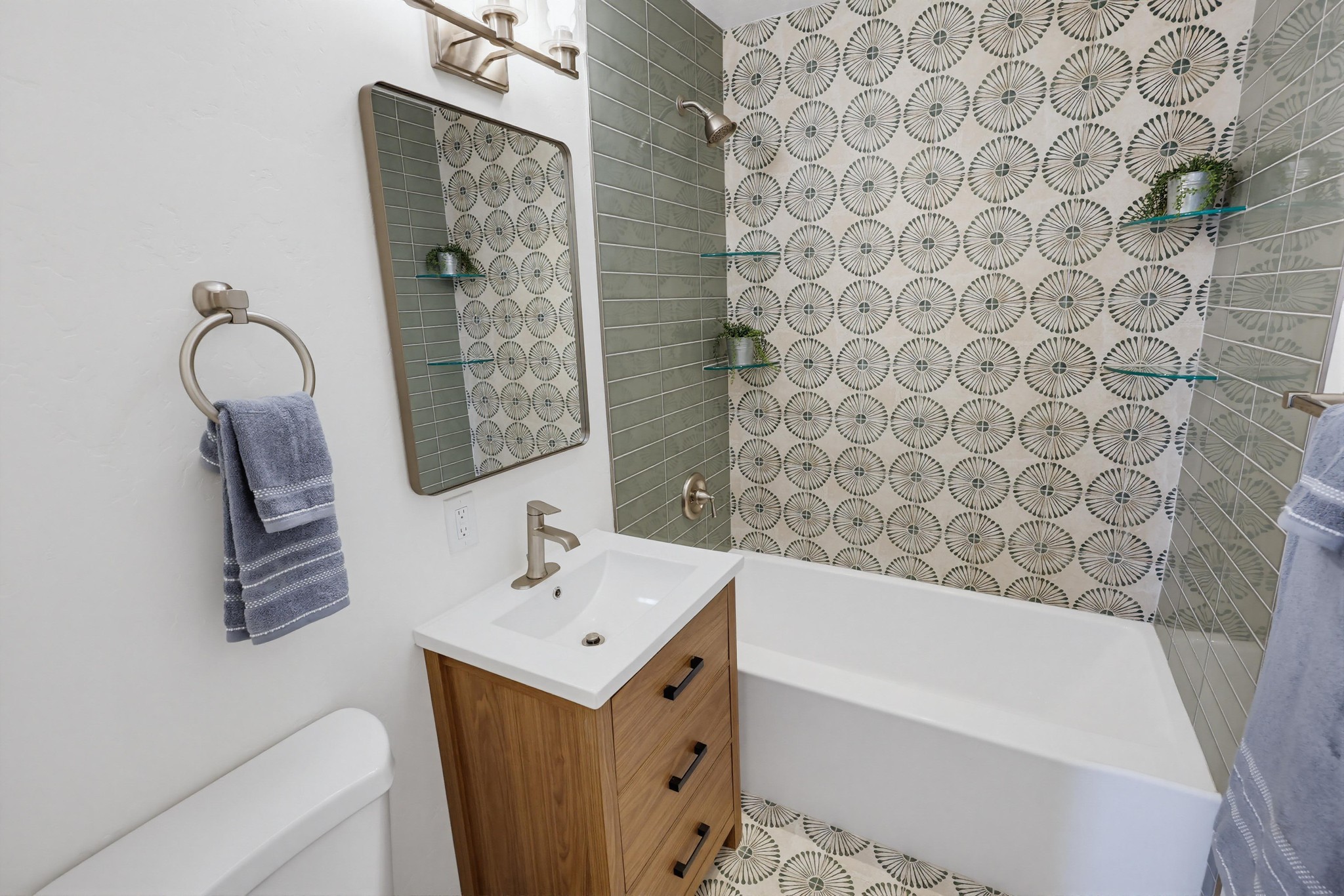 Virtual tour photo 29 of 68 for 4266 Morrell St