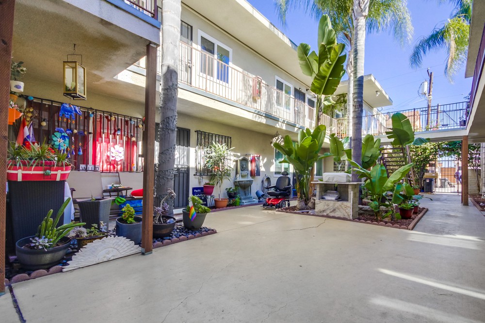 Virtual tour photo 8 of 31 for 4267 44th St