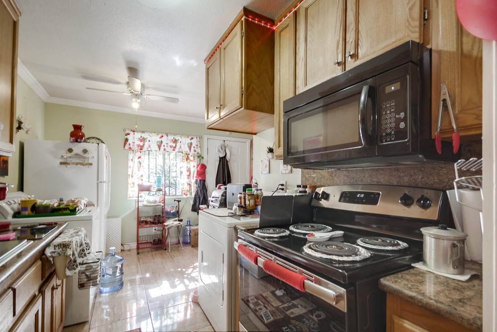 Virtual tour photo 24 of 31 for 4267 44th St