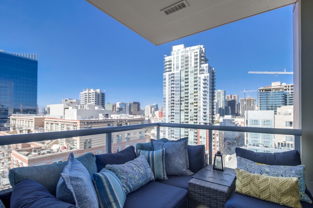 Virtual tour photo 44 of 62 for 427 Ninth Ave UNIT 1306
