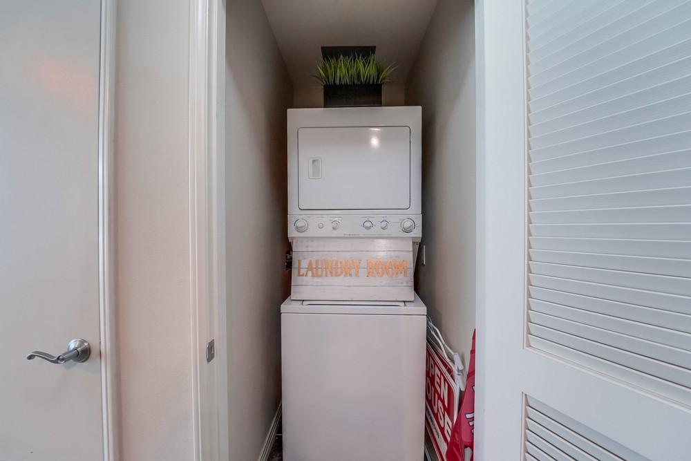 Virtual tour photo 18 of 42 for 427 Ninth Ave UNIT 501
