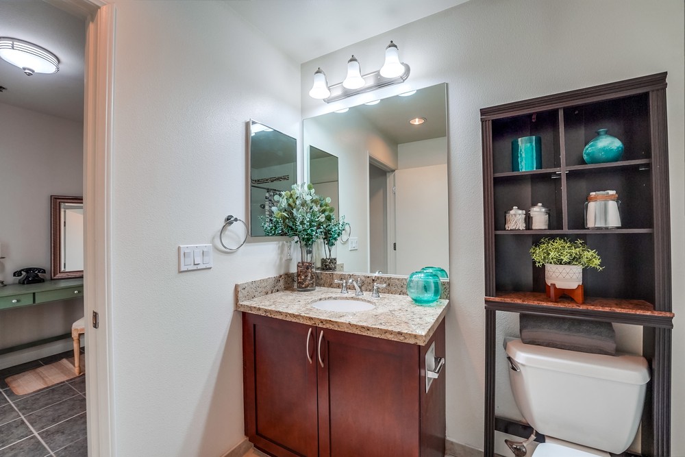 Virtual tour photo 32 of 42 for 427 Ninth Ave UNIT 501