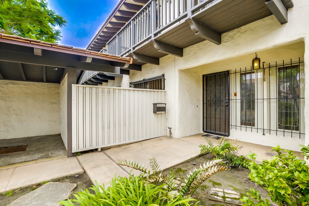 Virtual tour photo 5 of 69 for 4271 Loma Riviera Ln