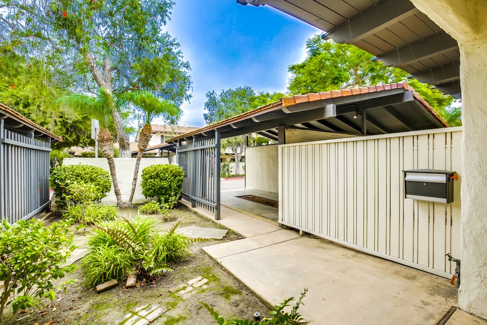 Virtual tour photo 6 of 69 for 4271 Loma Riviera Ln