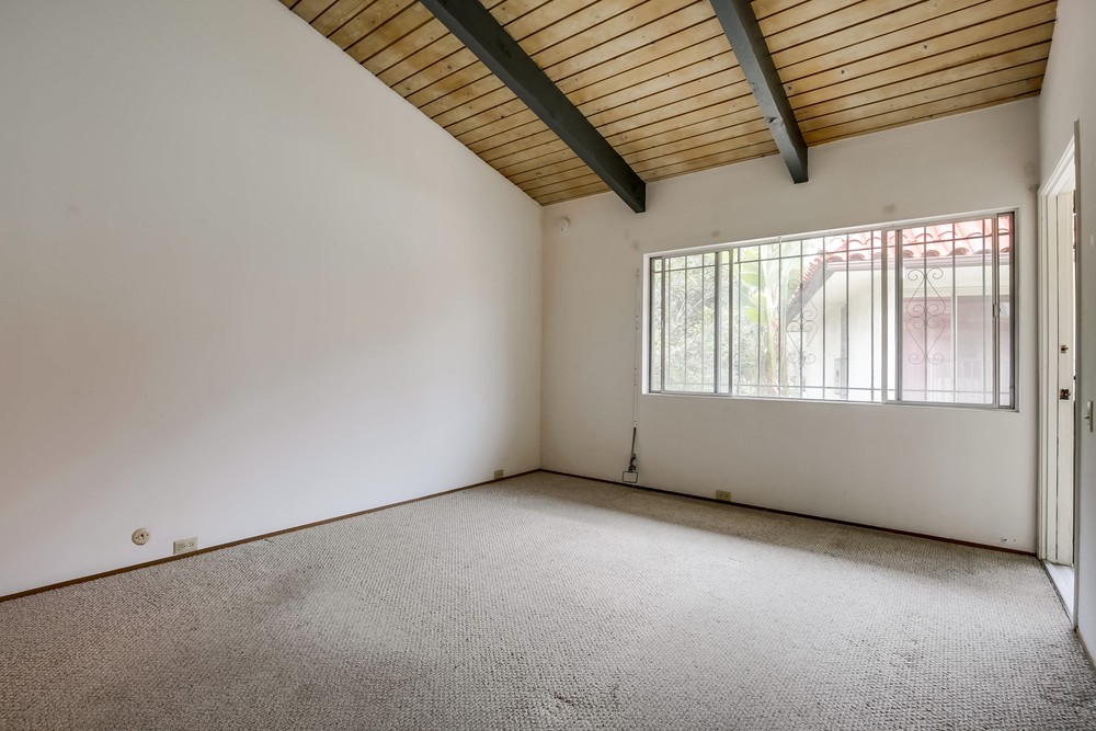 Virtual tour photo 31 of 69 for 4271 Loma Riviera Ln