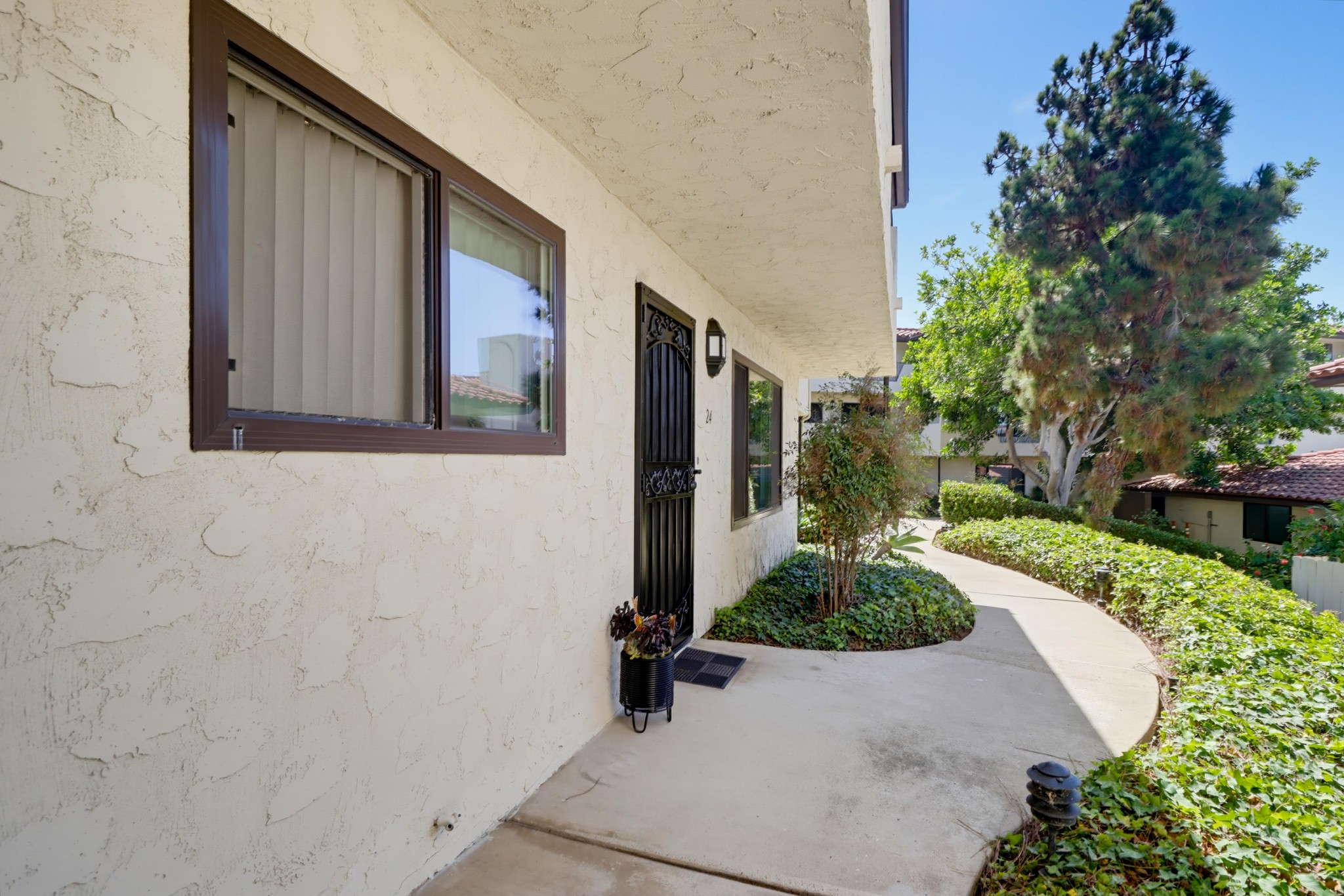 Virtual tour photo 3 of 39 for 4275 Asher St