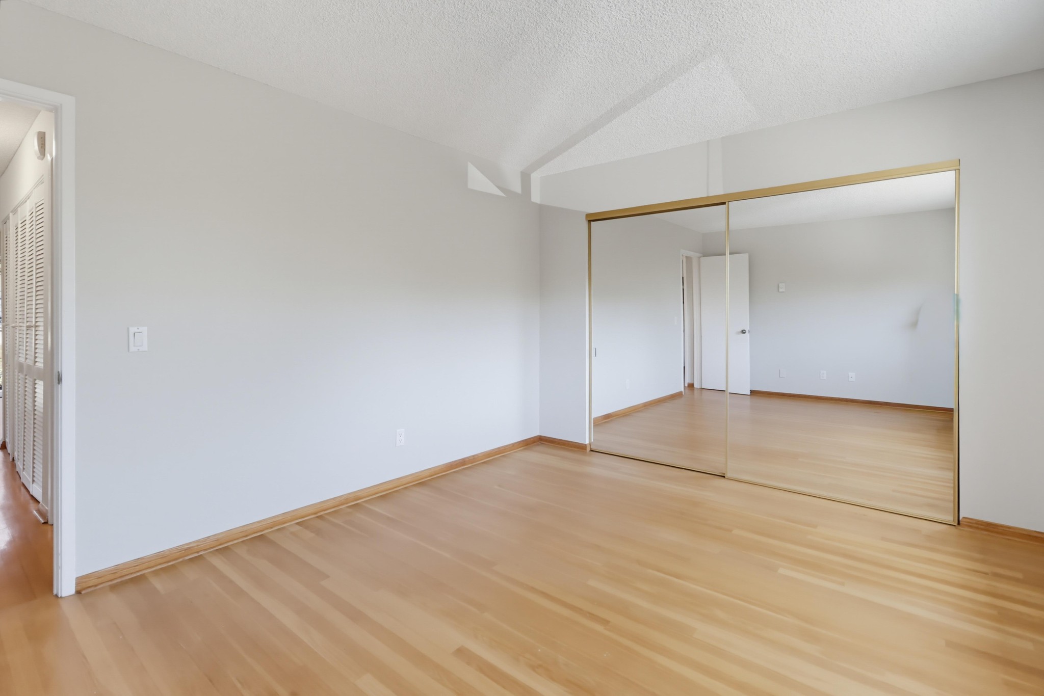 Virtual tour photo 33 of 39 for 4275 Asher St